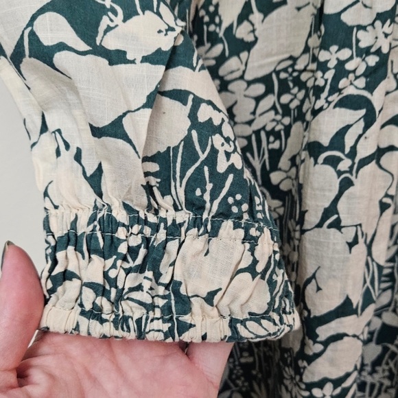 The Great. Size 2 (Medium) The Storyteller Top Green Cotton Floral Blouse - Picture 5 of 7